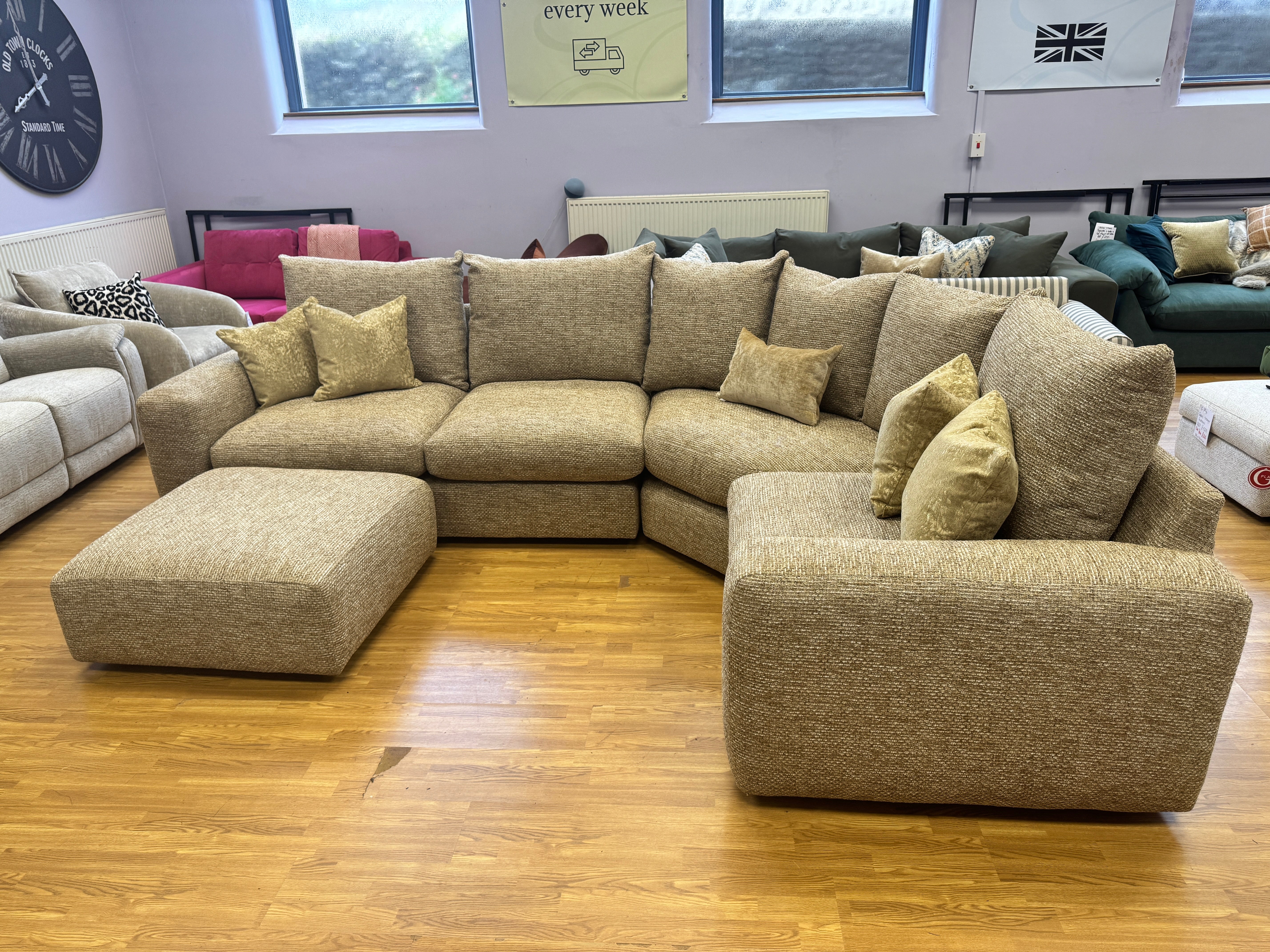Pandora right facing 3 piece curved corner sofa & matching footstool