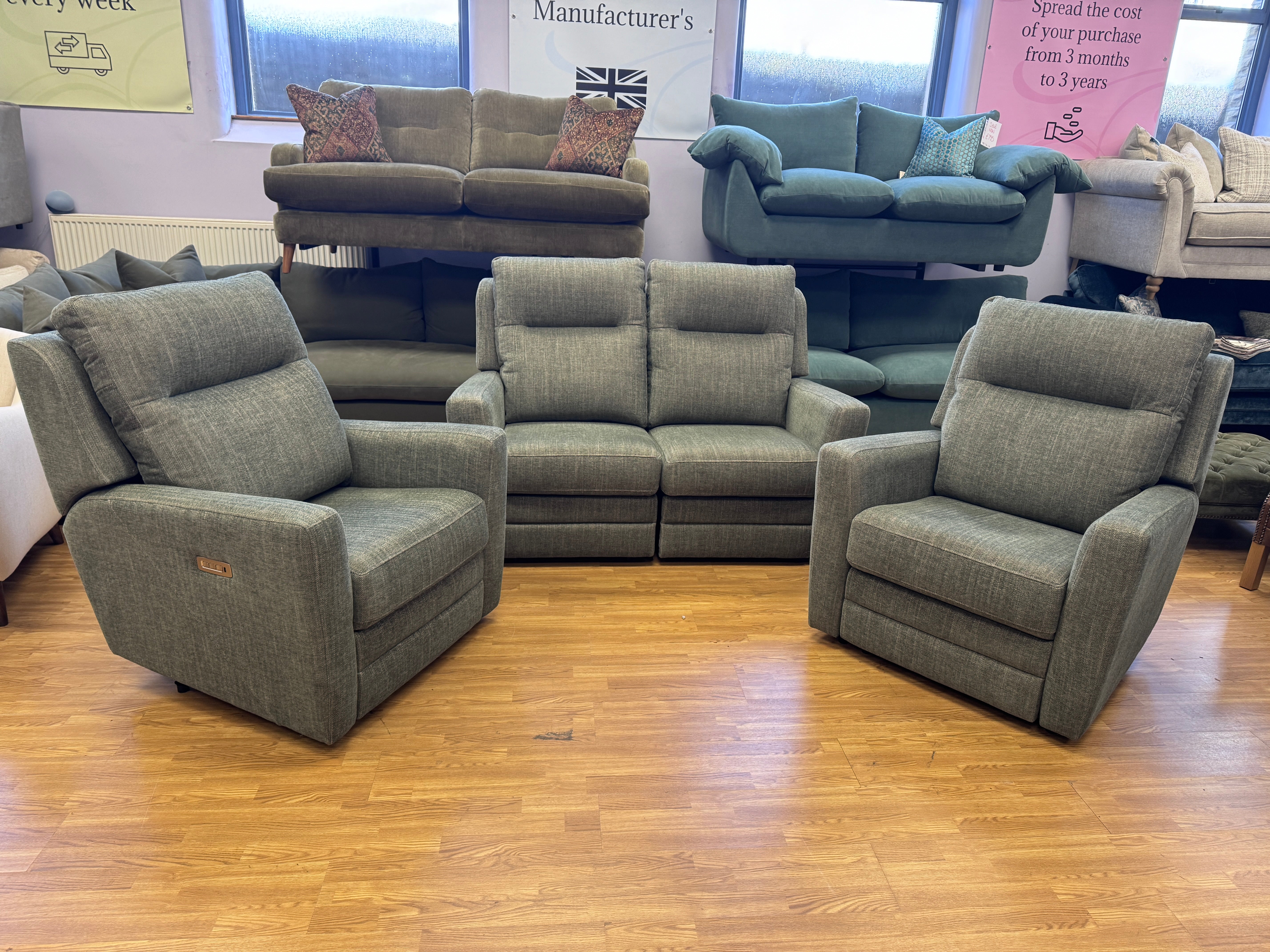 Parker Knoll Chicago split 2 seater electric reclining sofa with lumbar support in Green herringbone fabric