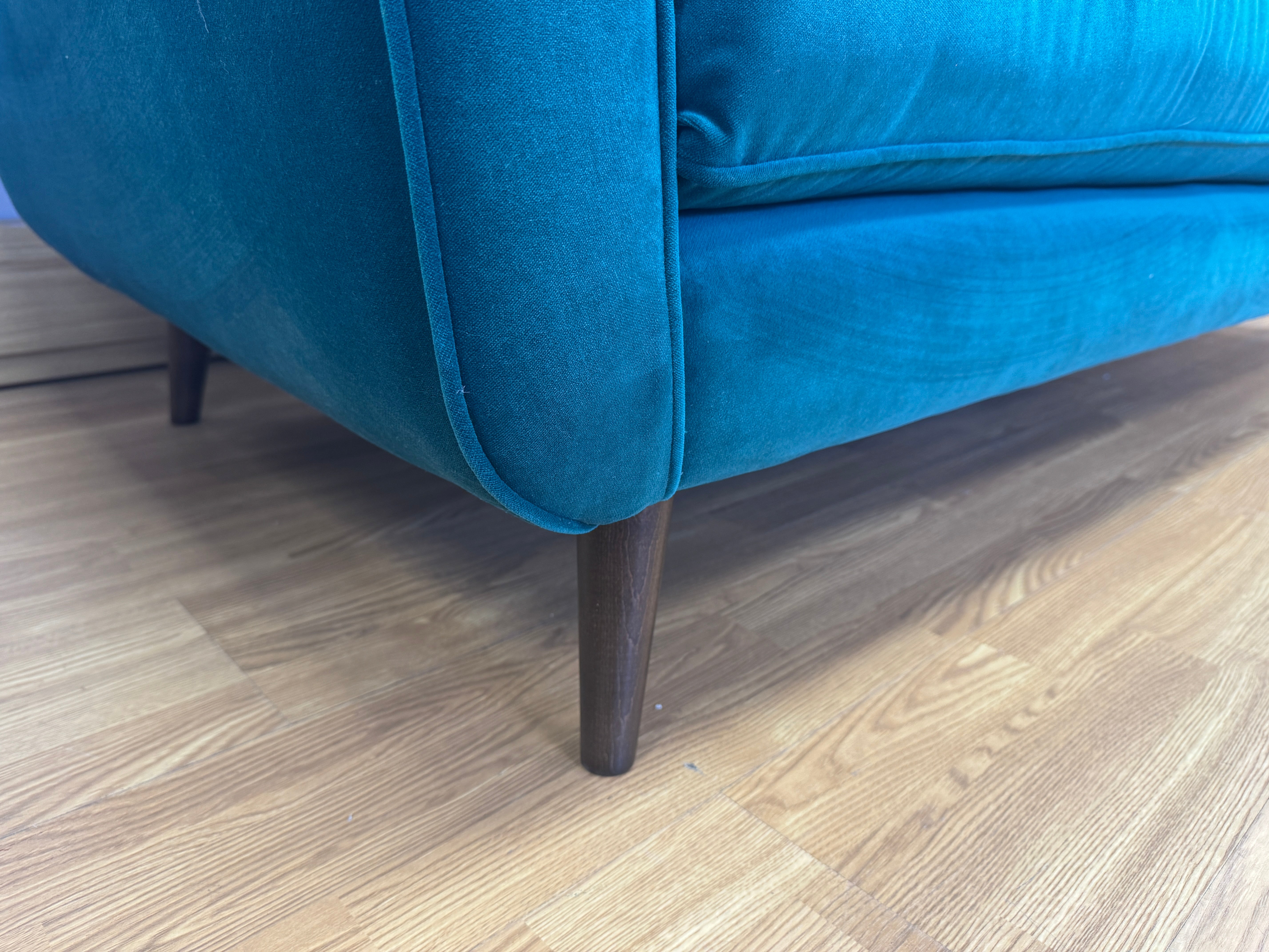 IV large 4 seater bench seat sofa in teal velvet