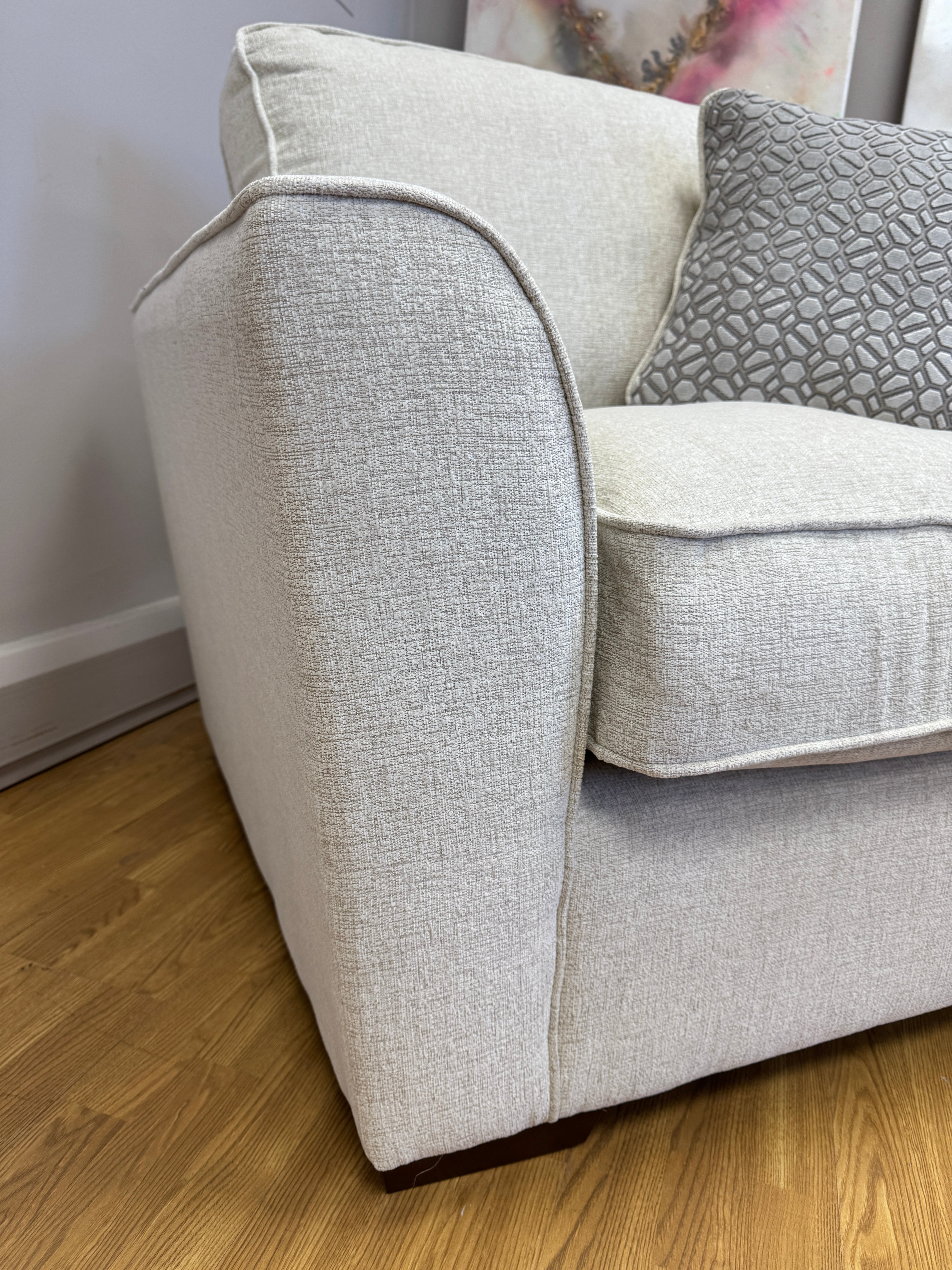 Fantasia Armchair in Lassie Linen fabric