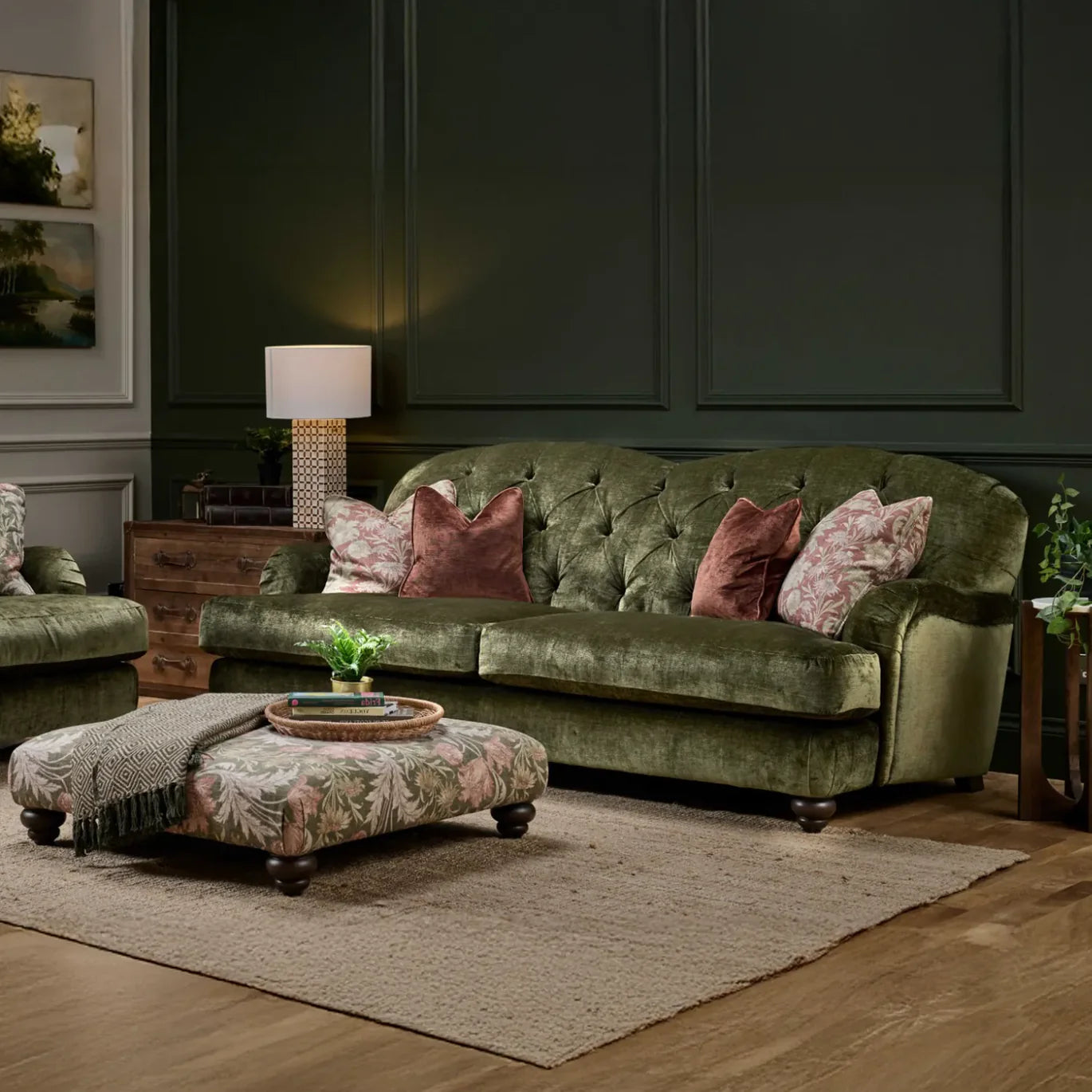 Derry button back Loveseat