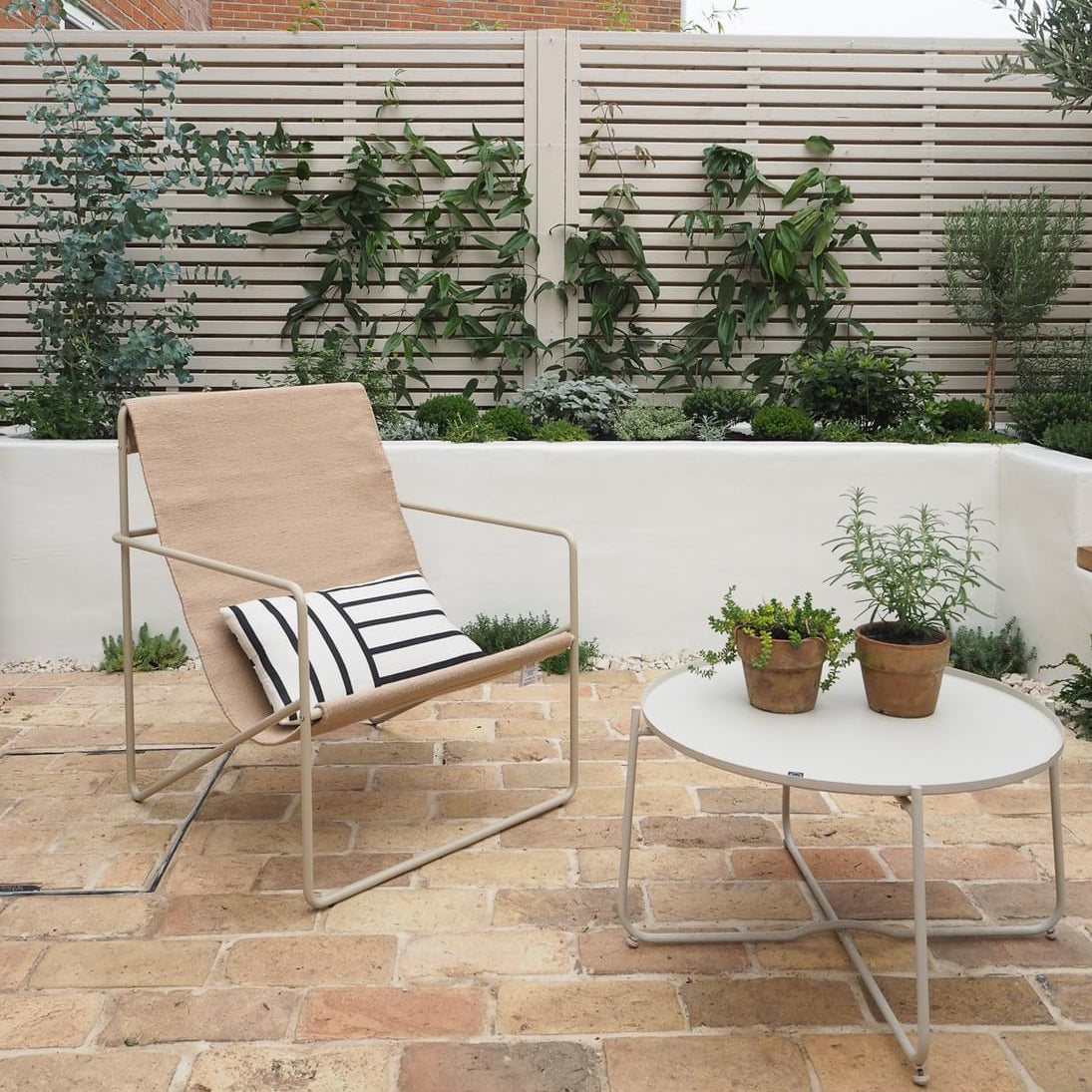 Exterior - Weatherproof / Low Sheen