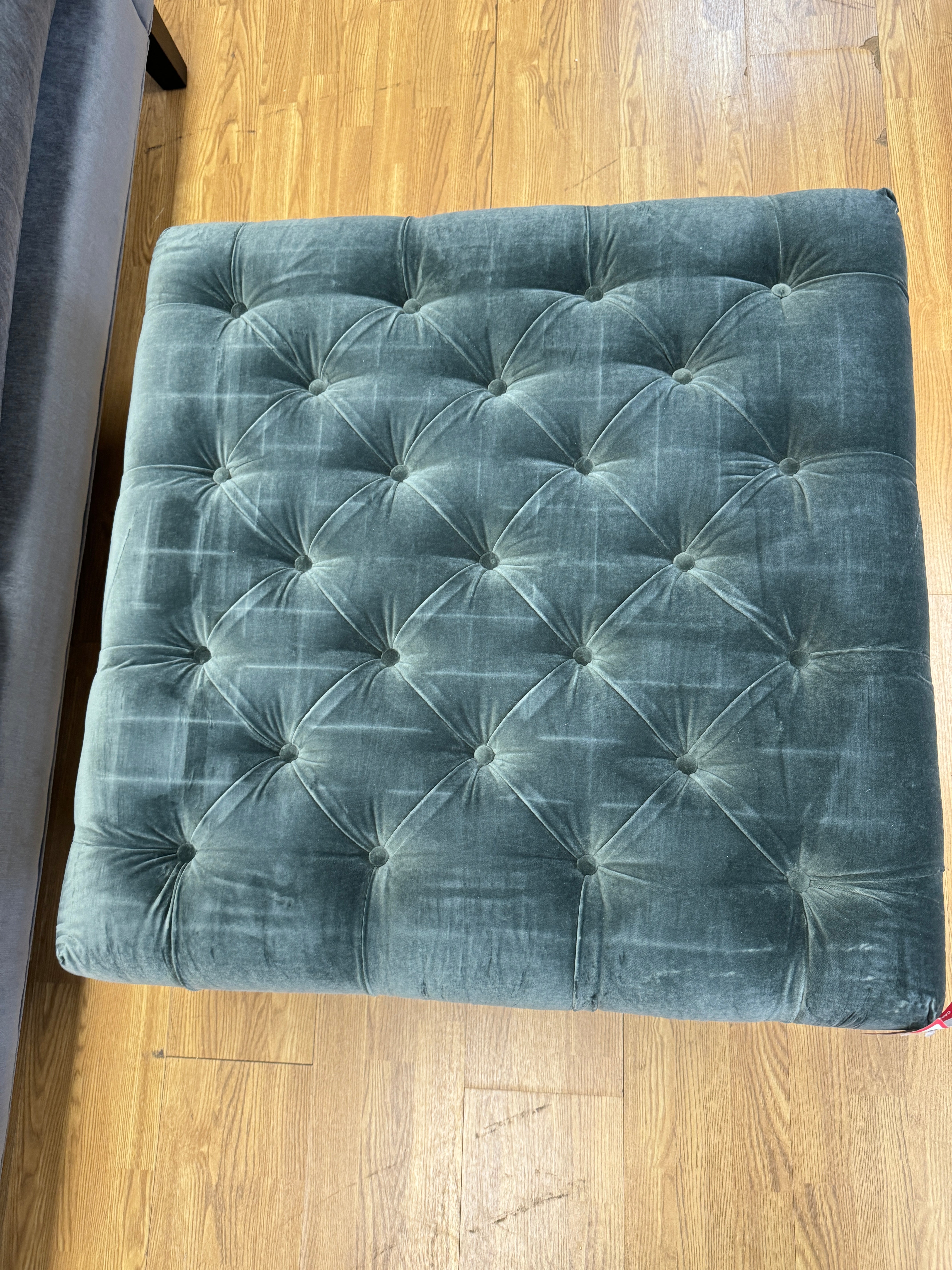 VALENTIN med square button top footstool Smokey green Velvet