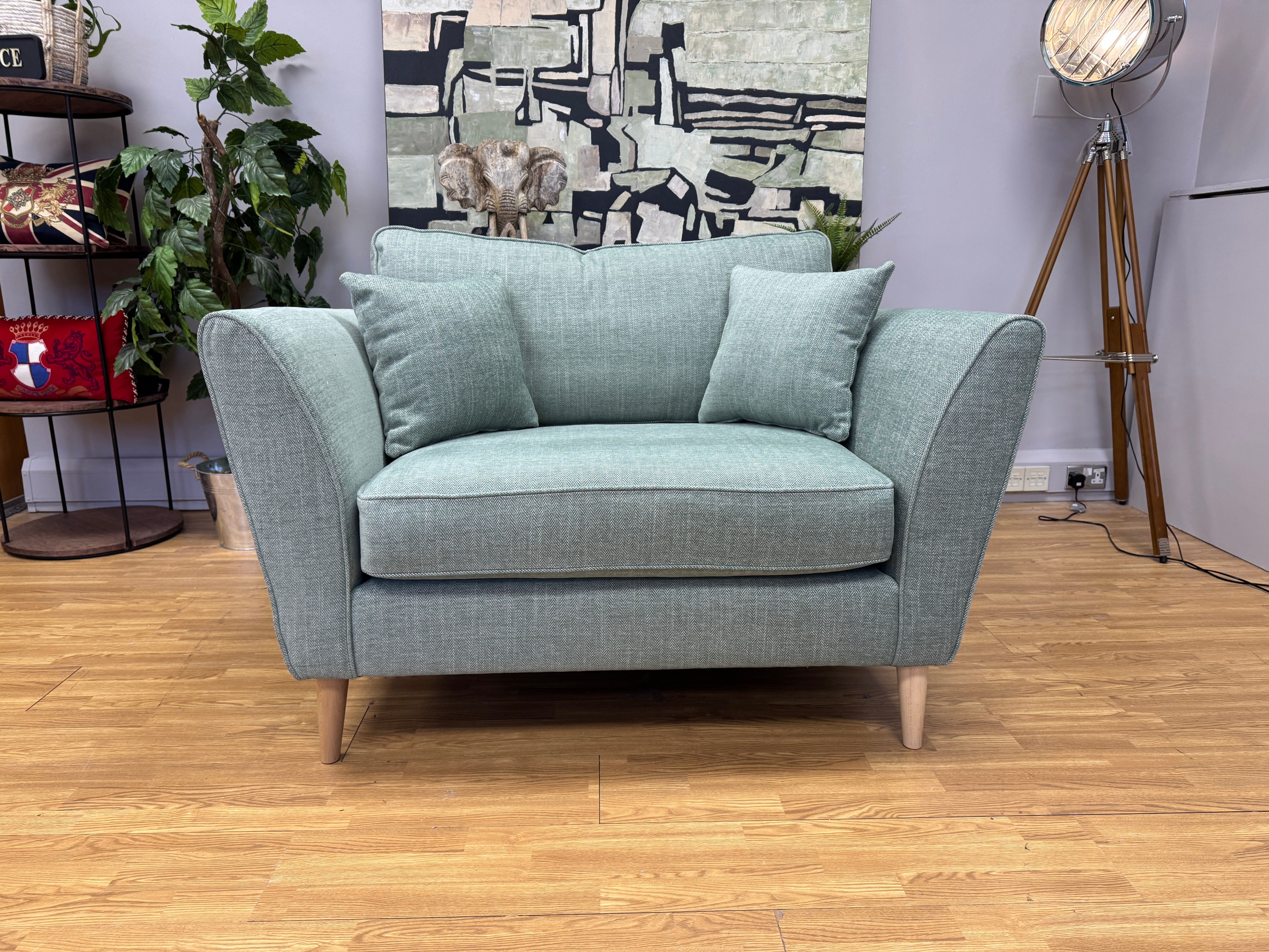 Canterbury loveseat in Delta Green Herringbone