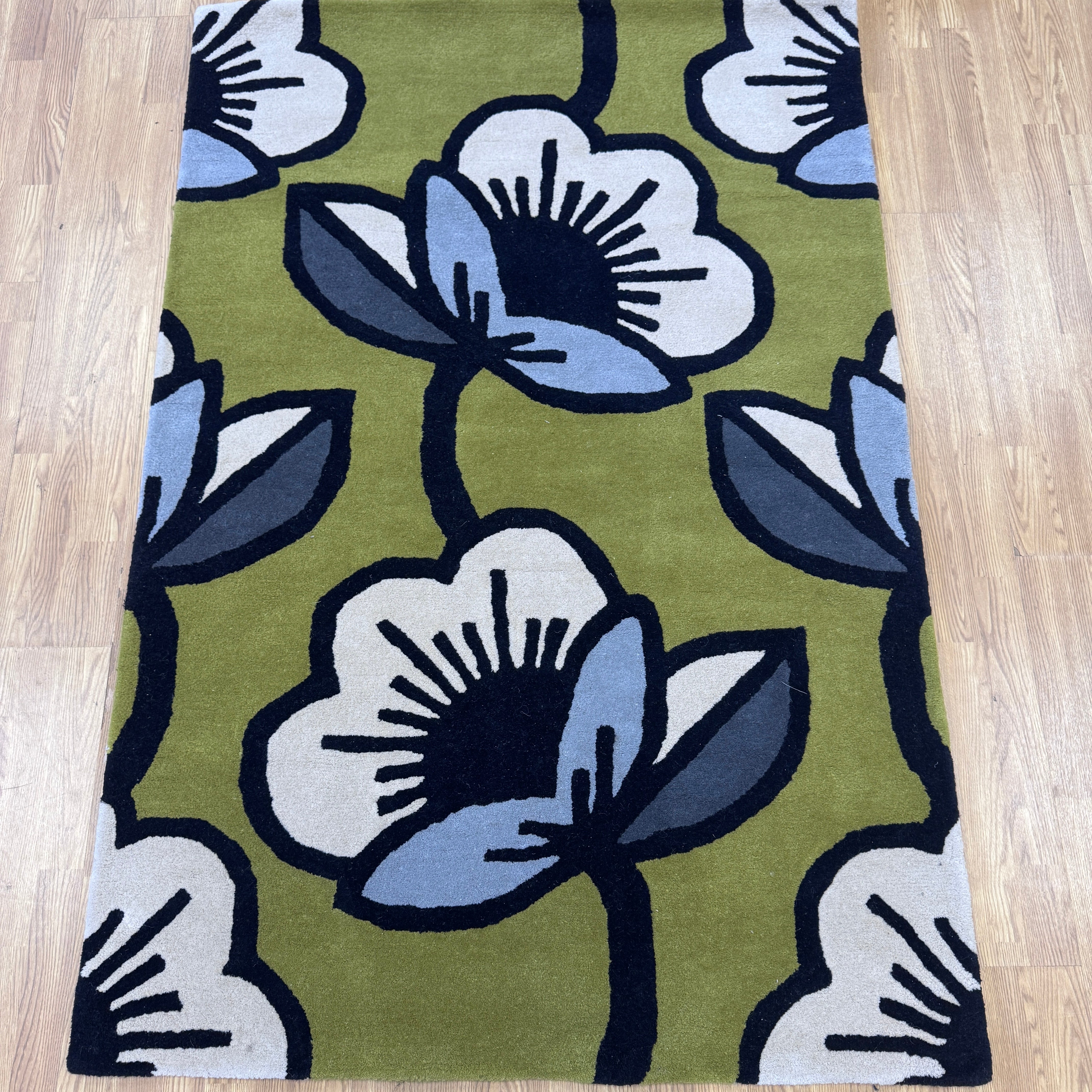 Poppy Flower rug in Olive 100% wool 120 x 180cm