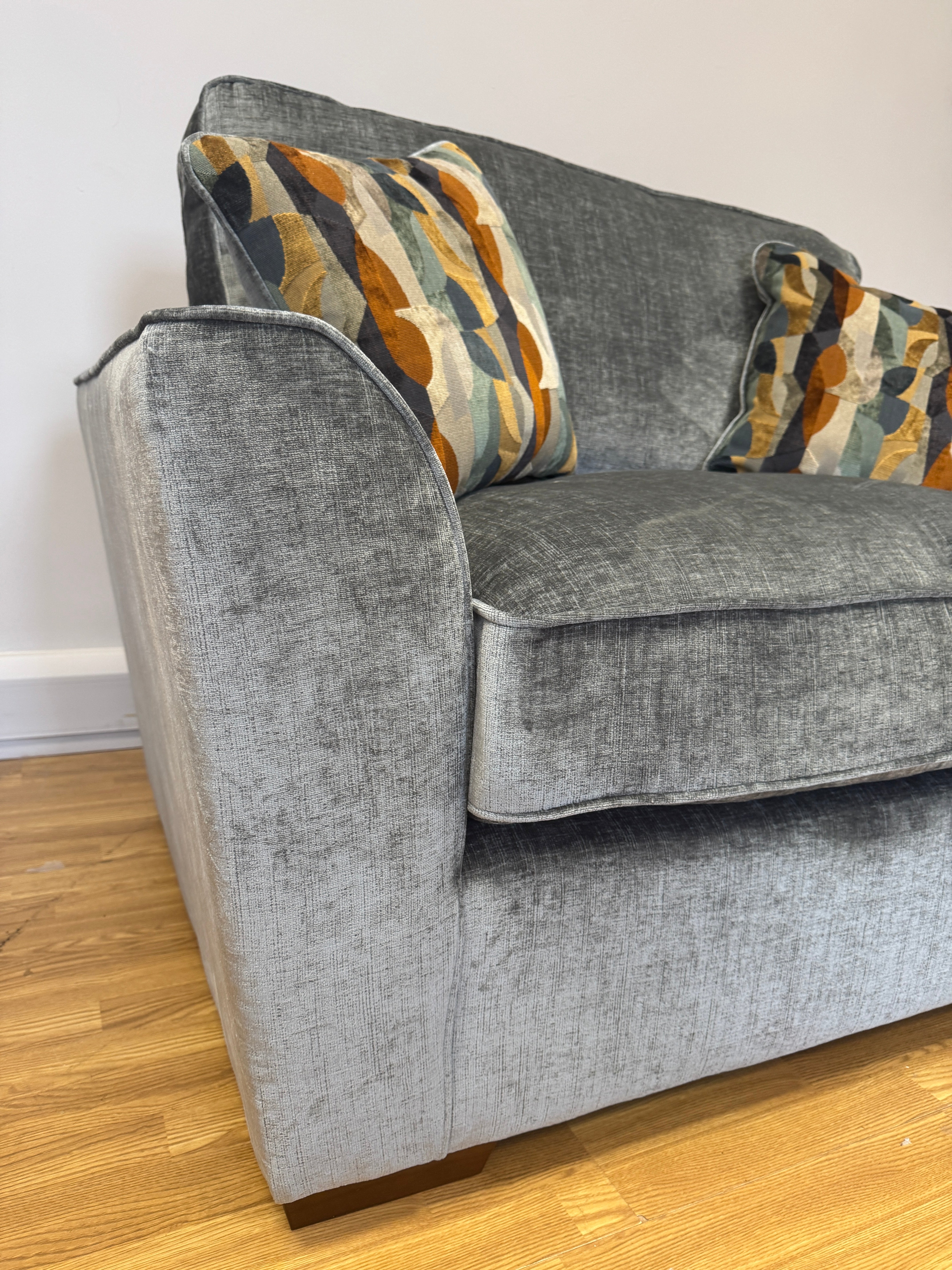 Foxford loveseat in Dion Flagstone (dark grey) fabric