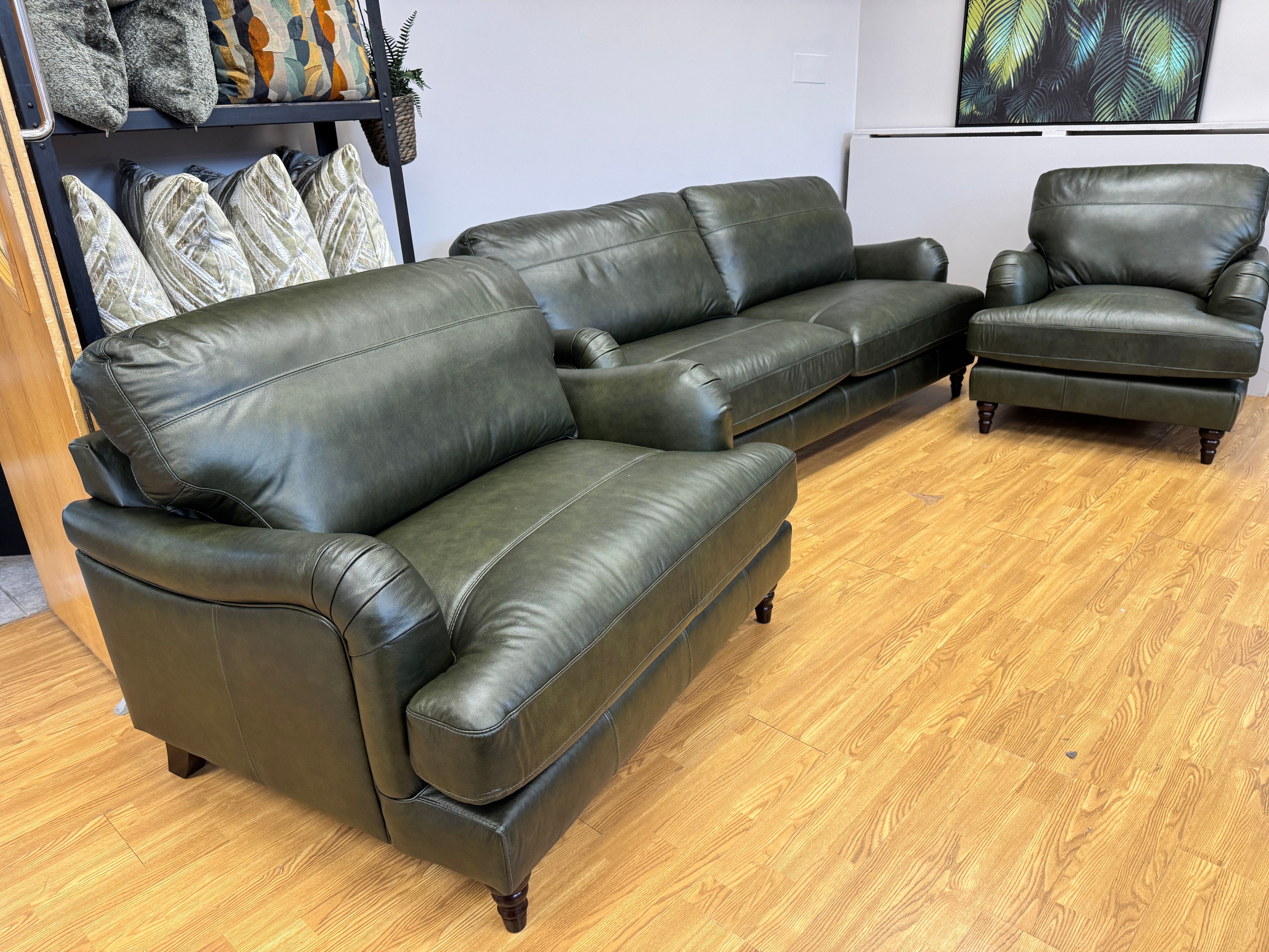 Beatrix loveseat in Turino Green leather