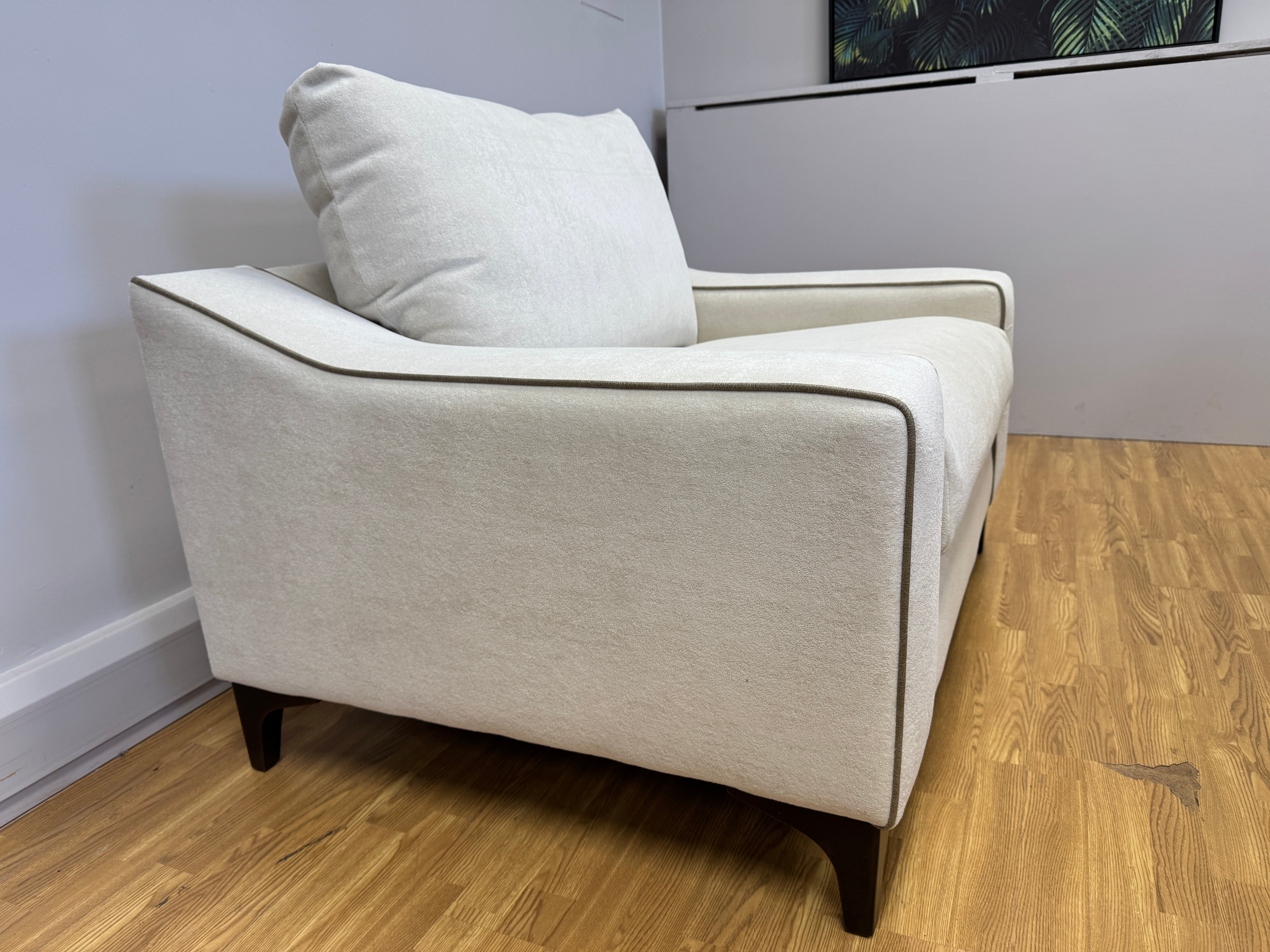 Toronto loveseat in Riga Cream Sherpa fabric