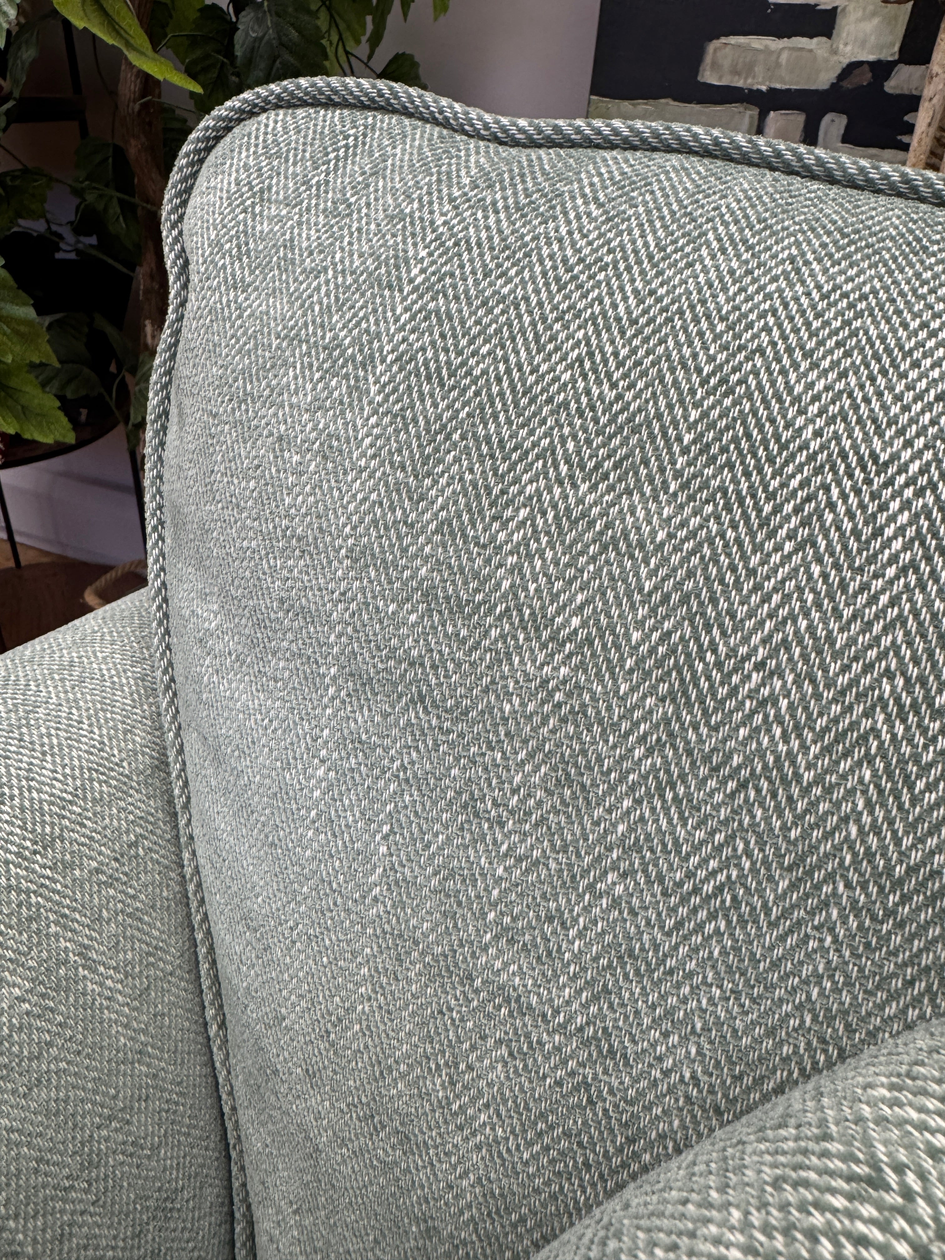 Canterbury loveseat in Delta Green Herringbone