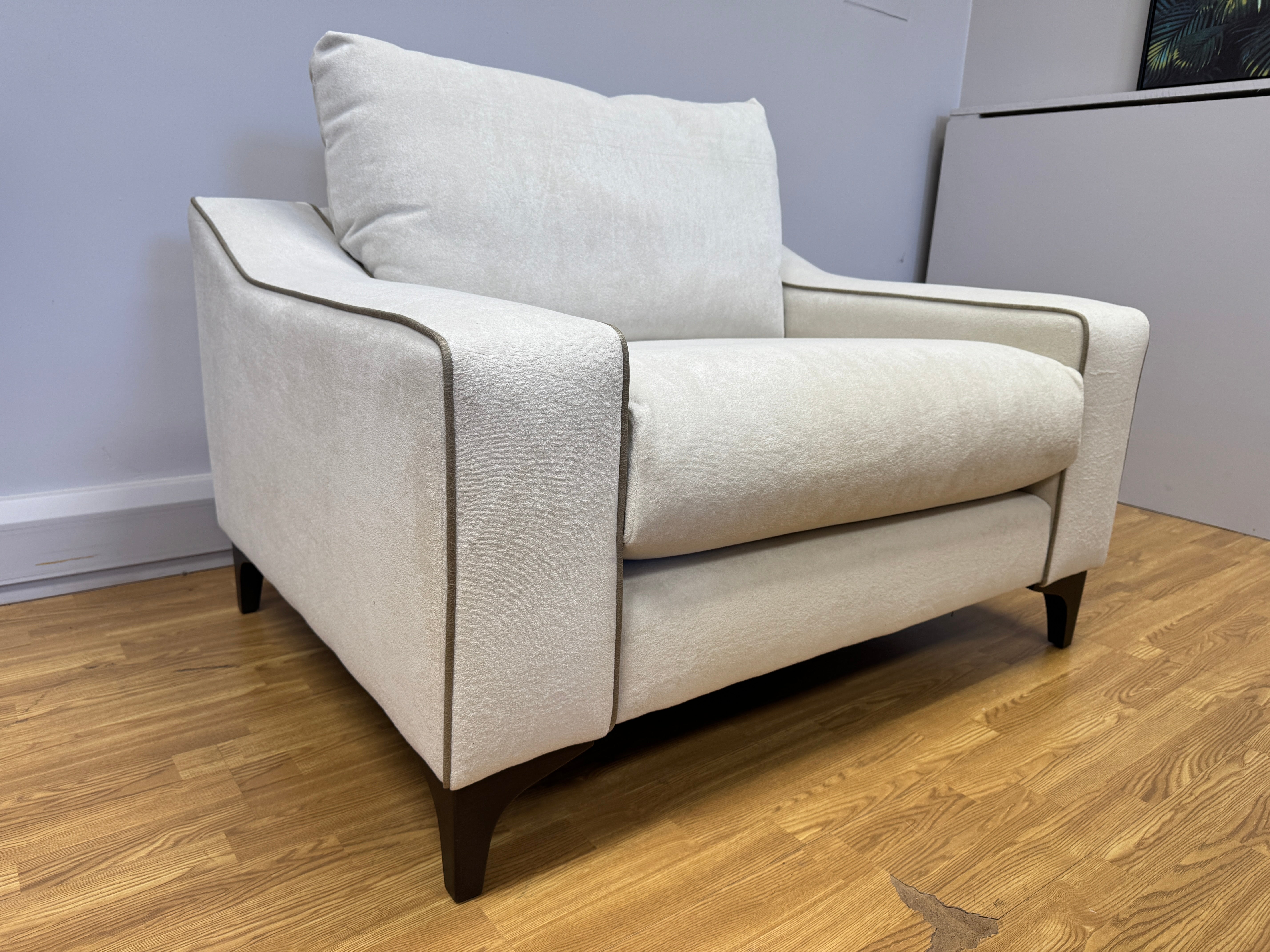 Toronto loveseat in Riga Cream Sherpa fabric