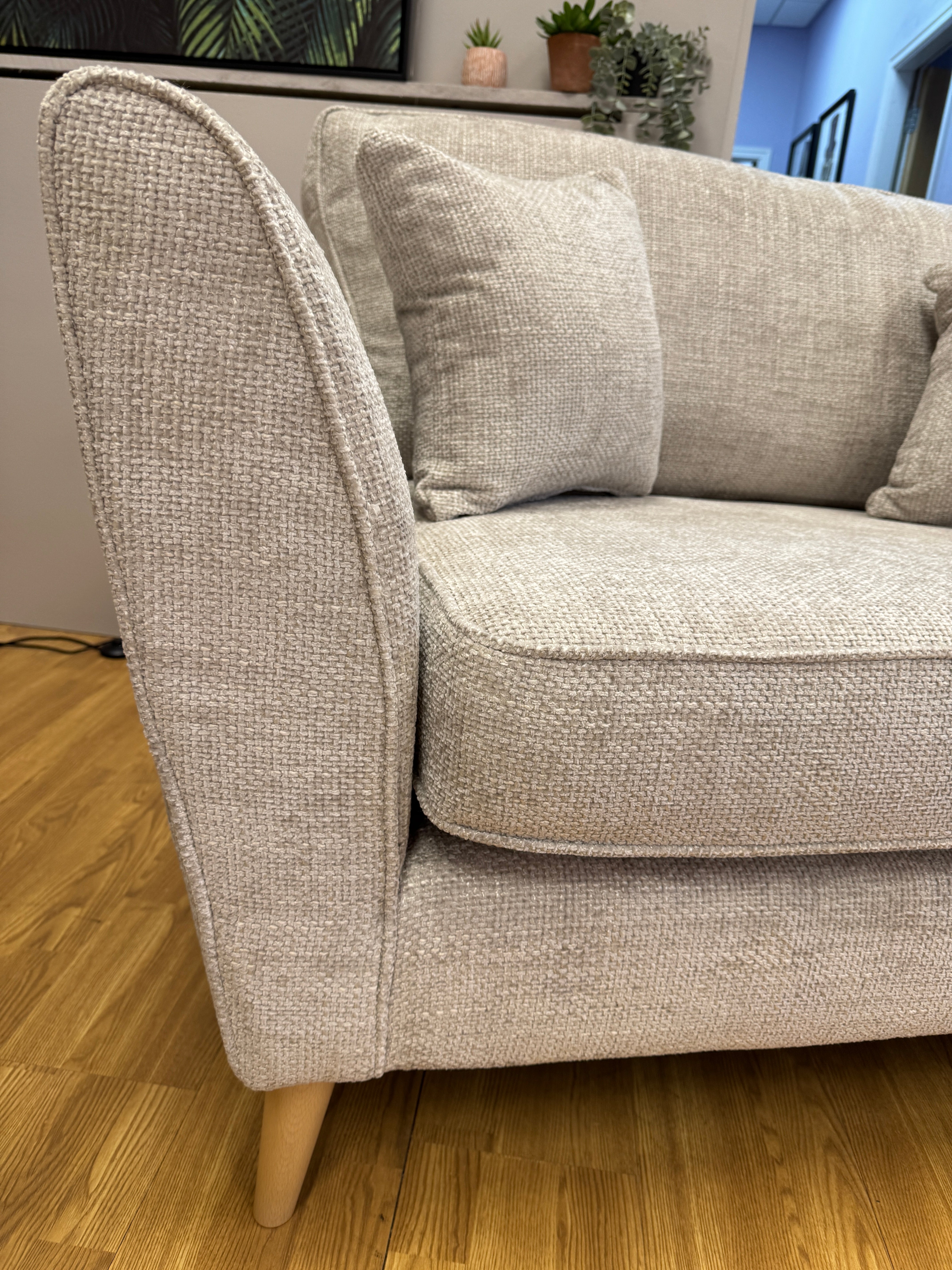 Canterbury loveseat in Tabby Humice grey chenille weave