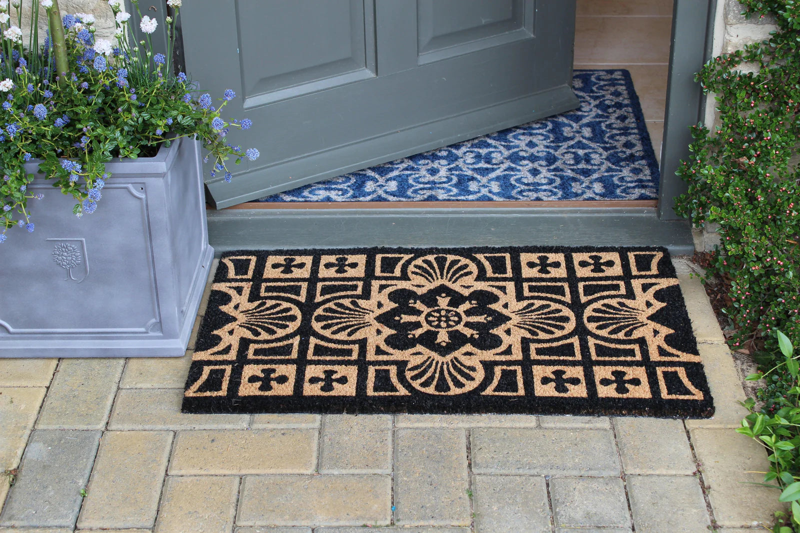 RHS Bloom Collection Coir Door mat in Jekyll Tile black