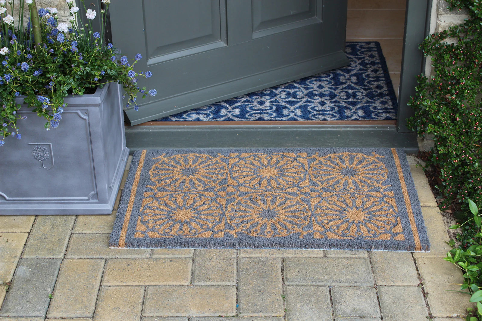 RHS Bloom Collection Coir Door mat in Starburst grey